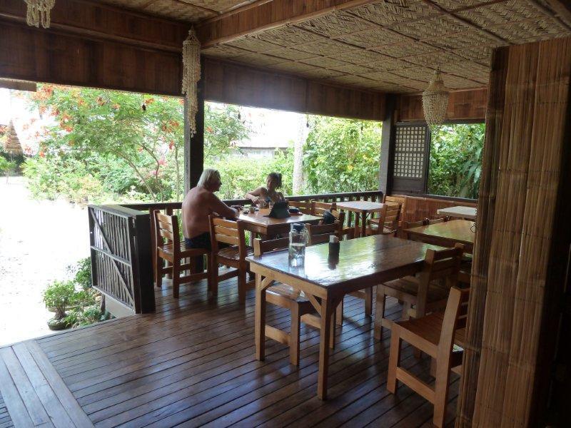 Bamboo House Beach Lodge & Restaurant Пуэрто-Галера Экстерьер фото