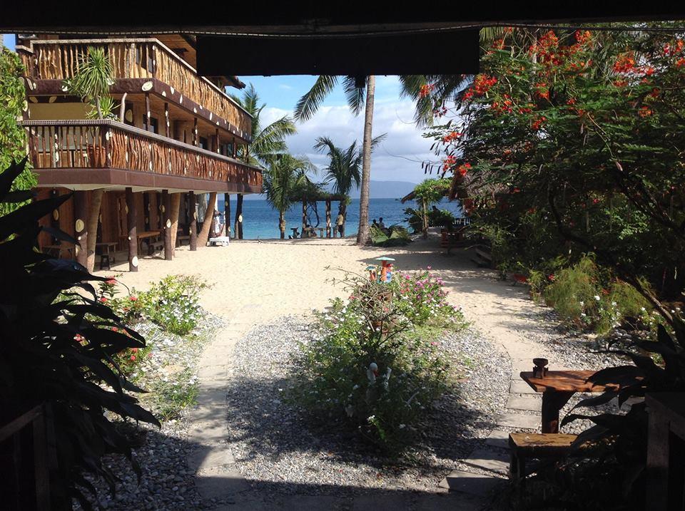 Bamboo House Beach Lodge & Restaurant Пуэрто-Галера Экстерьер фото