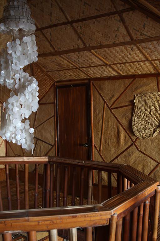 Bamboo House Beach Lodge & Restaurant Пуэрто-Галера Экстерьер фото
